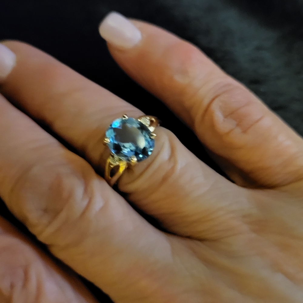 Town & Country Natural Blue Topaz and diamond ring, size 5, Oval shape, yellow